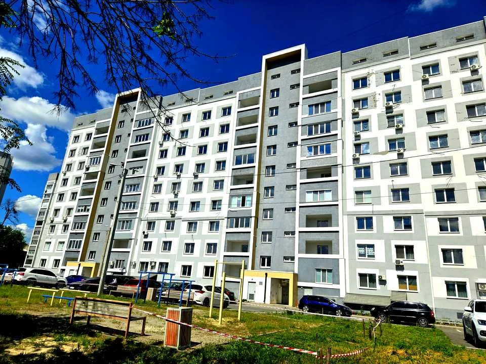Apartment. Kharkiv, Poltava Shlyakh St., 184a k
