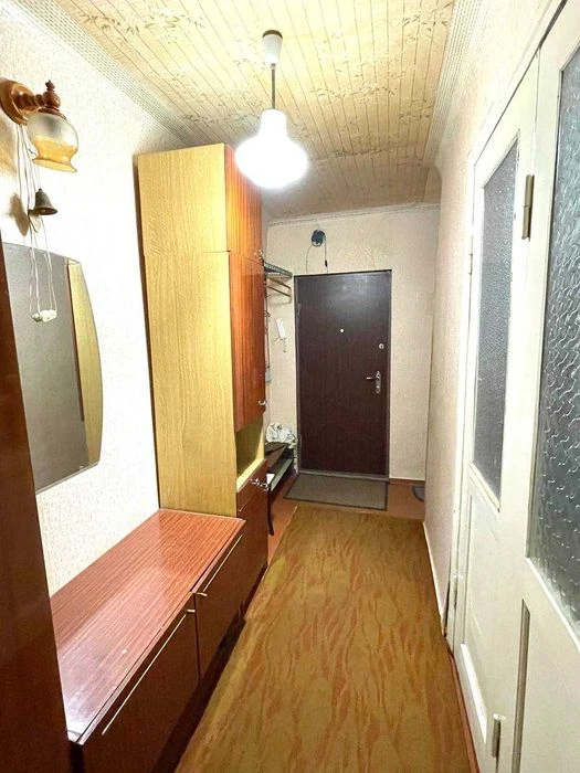 3-room apartment for sale in the Kholodna Gora district.