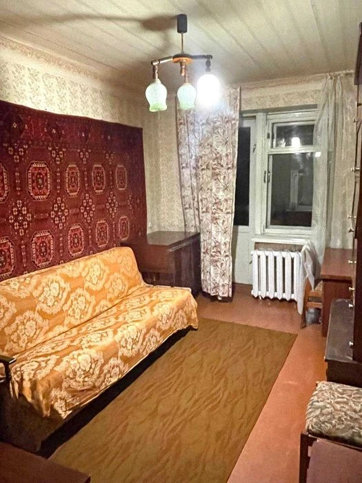 3-room apartment for sale in the Kholodna Gora district.