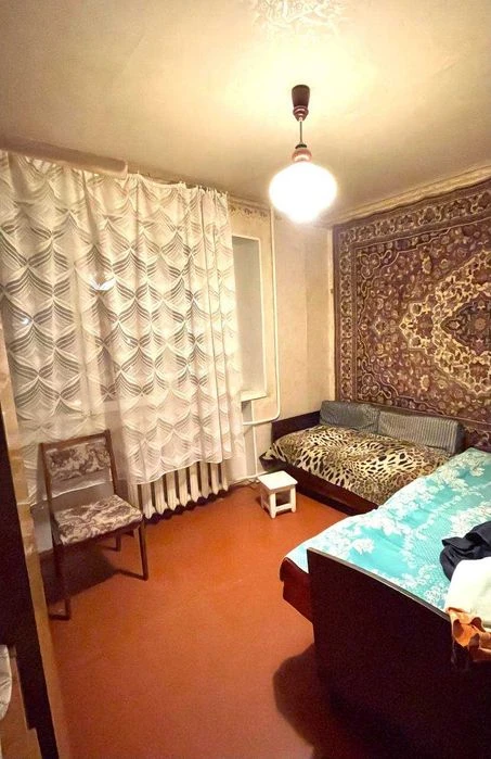 3-room apartment for sale in the Kholodna Gora district.