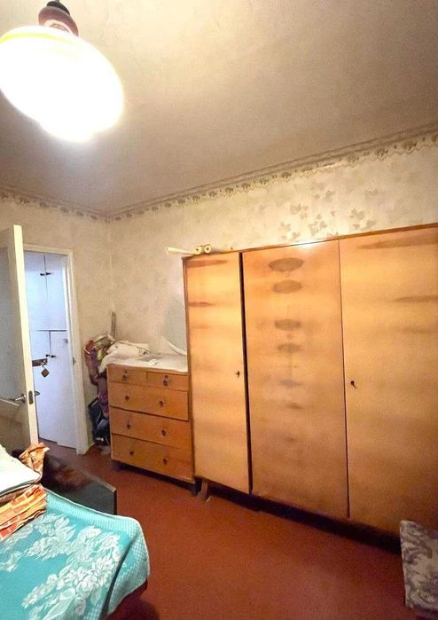 3-room apartment for sale in the Kholodna Gora district.