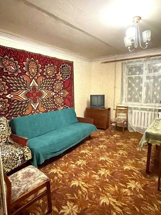 3-room apartment for sale in the Kholodna Gora district.