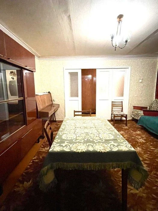 3-room apartment for sale in the Kholodna Gora district.