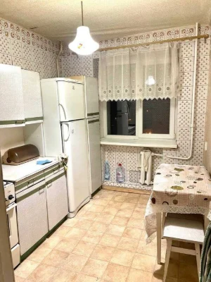 3-room apartment for sale in the Kholodna Gora district.