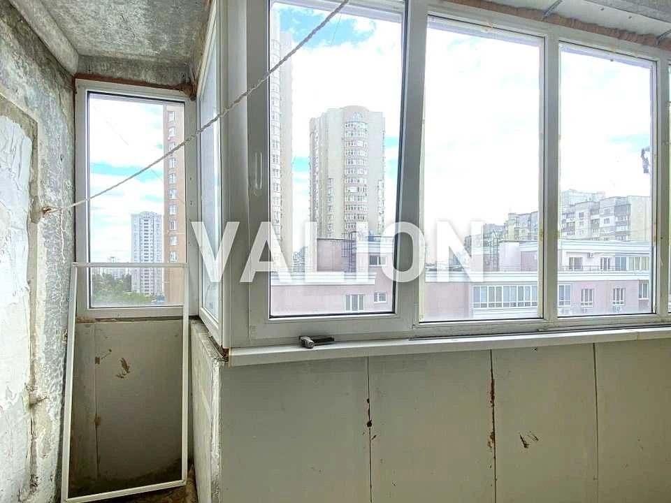 Apartment. Kyiv, Dragomanova St.