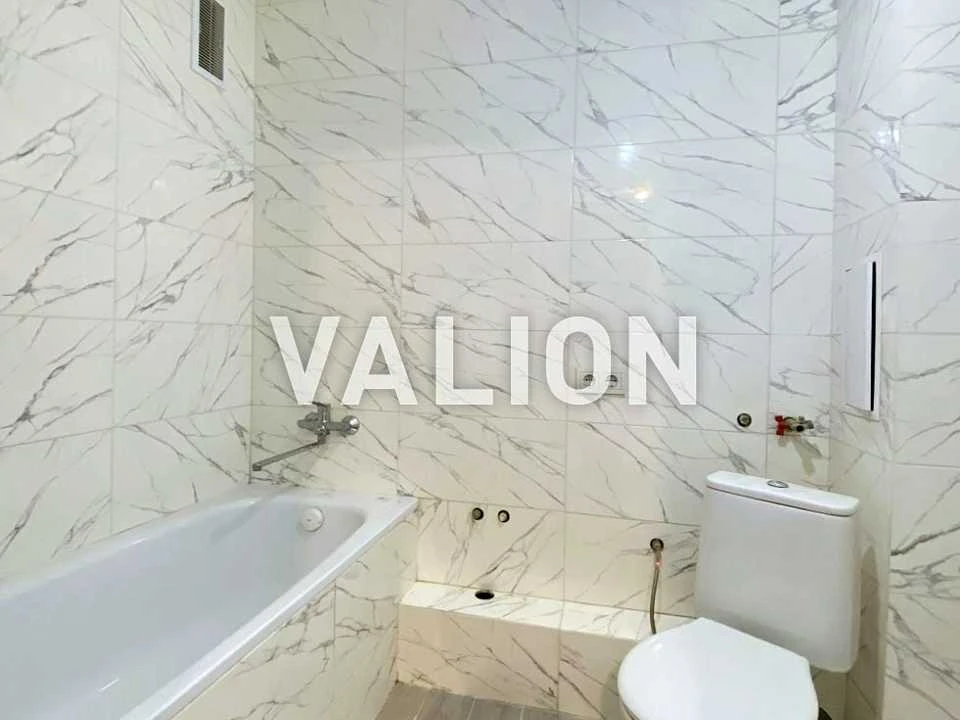Apartment. Kyiv, Dragomanova St.