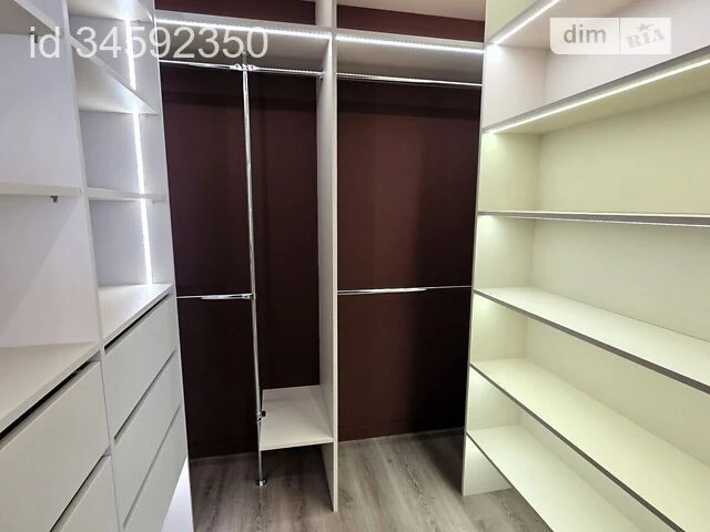 Sale of 2-room apartment 101.4 sq. m. on Andriy Verkhoglyada St. 14A