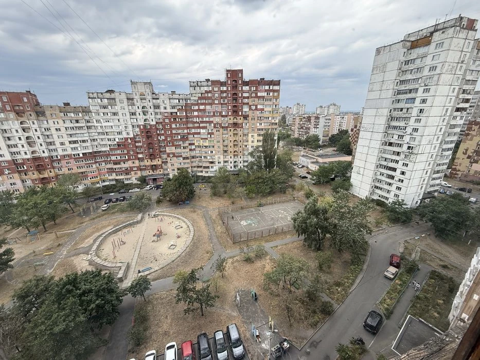 For sale a wonderful 2-room apartment Desnyanskyi district, Za st.