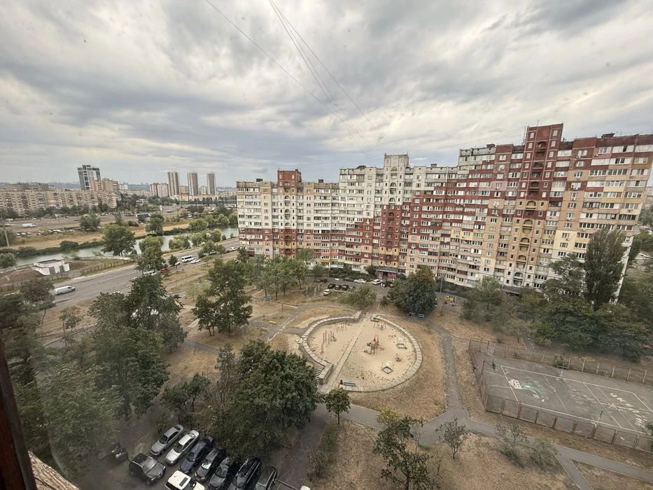 For sale a wonderful 2-room apartment Desnyanskyi district, Za st.