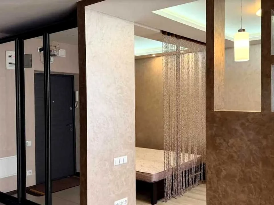 Apartment. Kharkiv, Myru St.