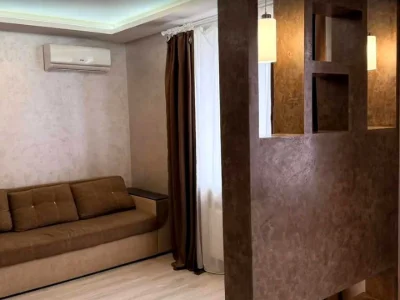 Apartment. Kharkiv, Myru St.