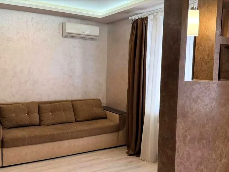 Apartment. Kharkiv, Myru St.