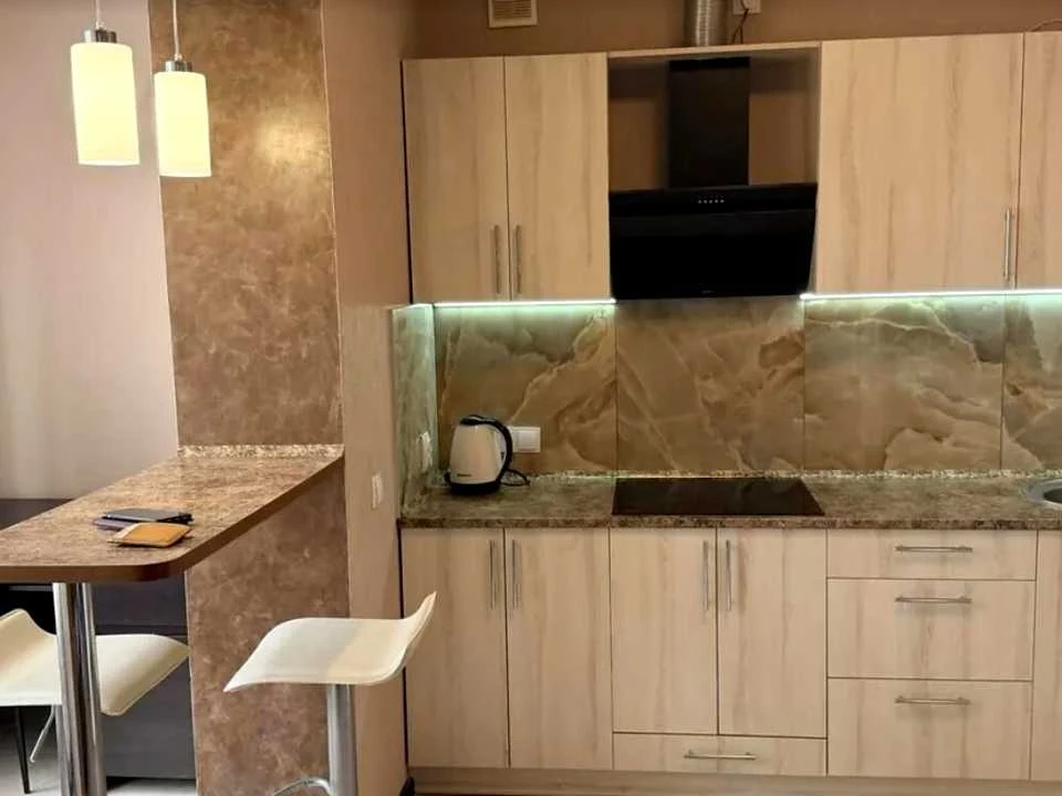 Apartment. Kharkiv, Myru St.