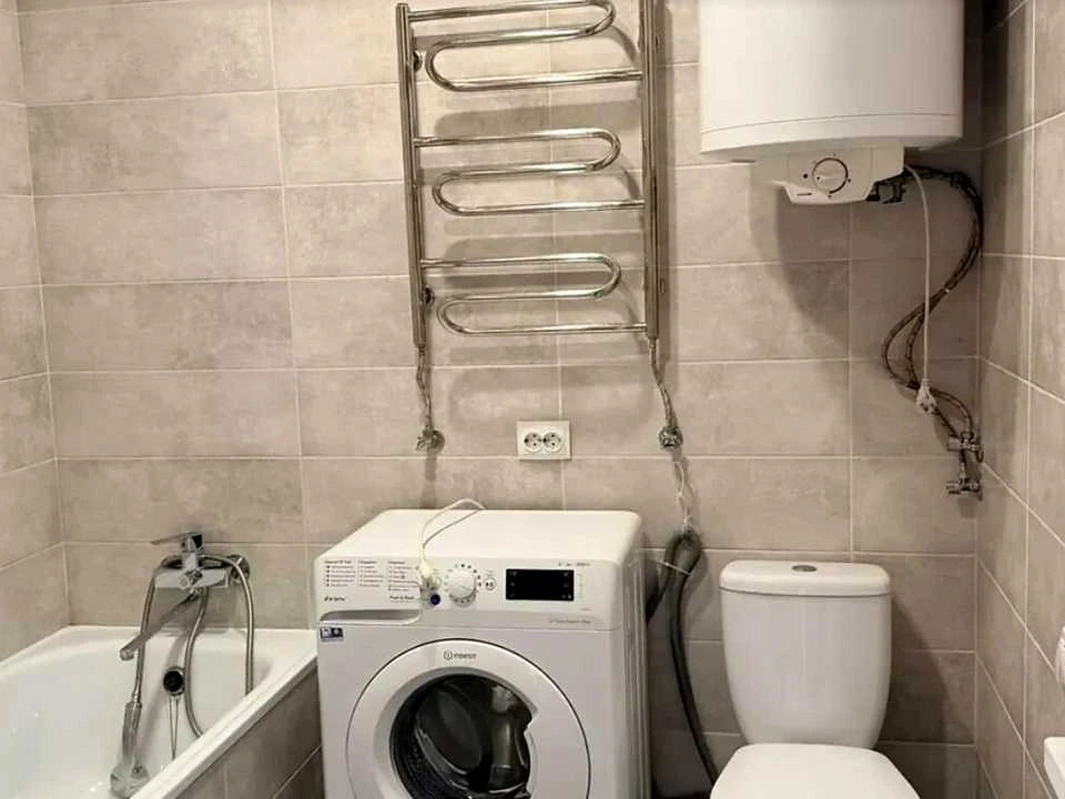Apartment. Kharkiv, Myru St.