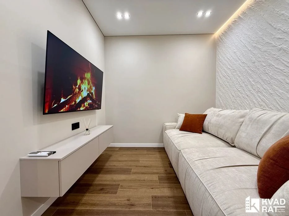 Stylish one and a half-story apartment with high-quality renovation in the Manhattan residential complex! 9 floors