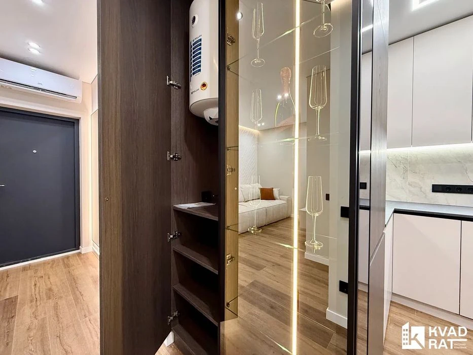 Stylish one and a half-story apartment with high-quality renovation in the Manhattan residential complex! 9 floors