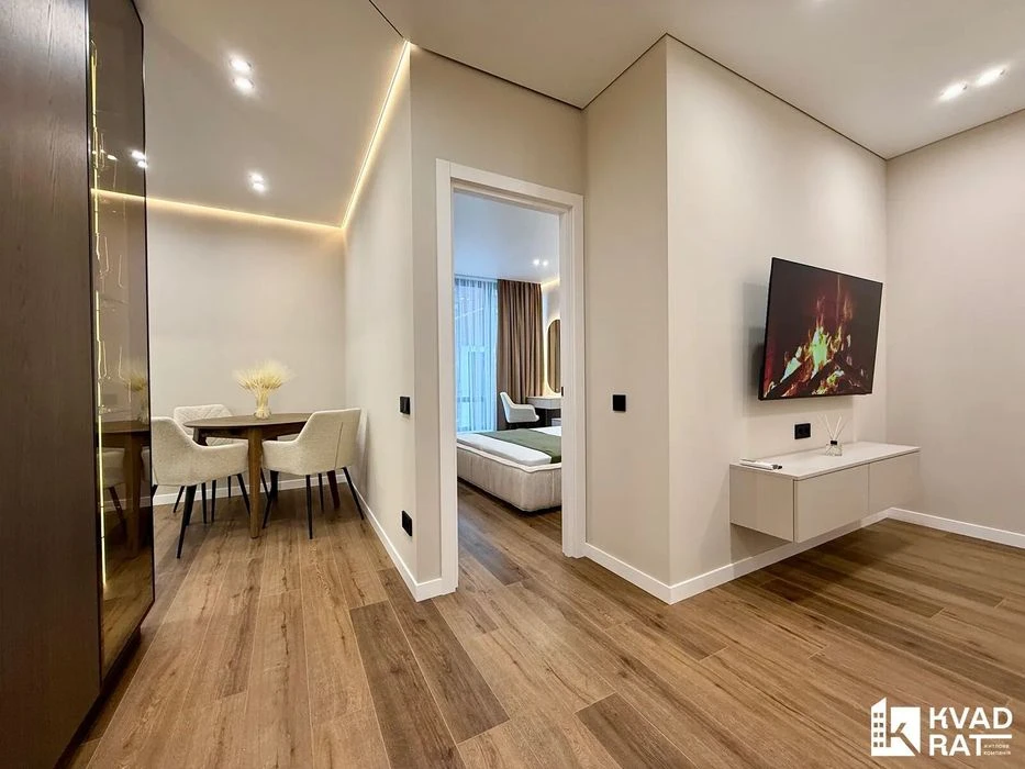 Stylish one and a half-story apartment with high-quality renovation in the Manhattan residential complex! 9 floors