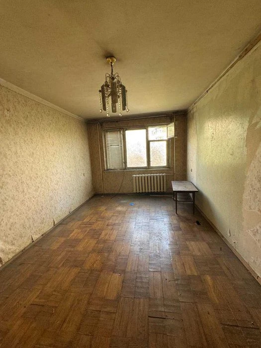 Продам 3-ком. квартиру на Черемушках.  остановка "Приват Бан