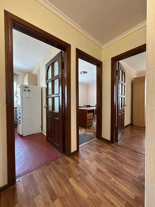 For sale 5-room two-story apartment 163.6 m² about a meter