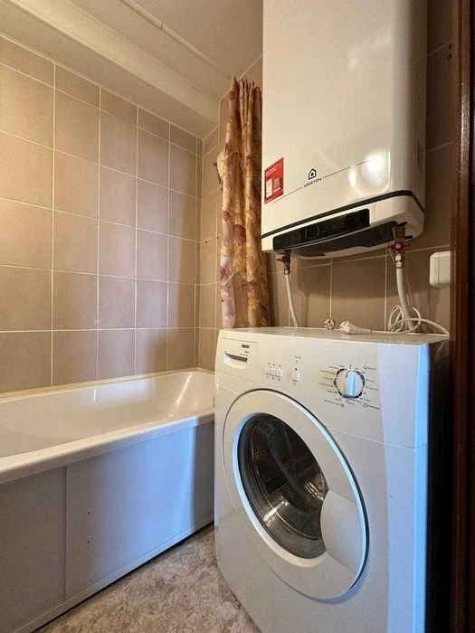 For sale 5-room two-story apartment 163.6 m² about a meter