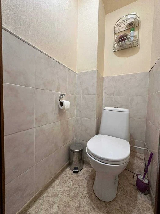 For sale 5-room two-story apartment 163.6 m² about a meter