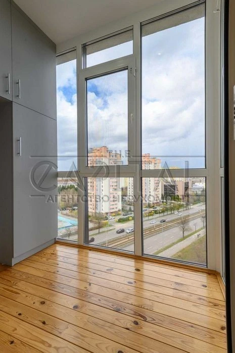 Sale of a 3-room apartment of 78 m2 in the residential complex "Modern Quarter" on Lyubo Avenue