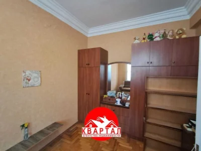 A 3-room, bright, full-length apartment for sale on P