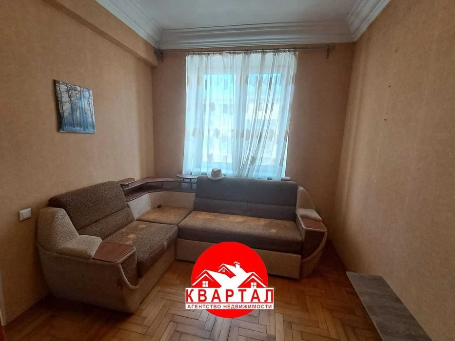 A 3-room, bright, full-length apartment for sale on P