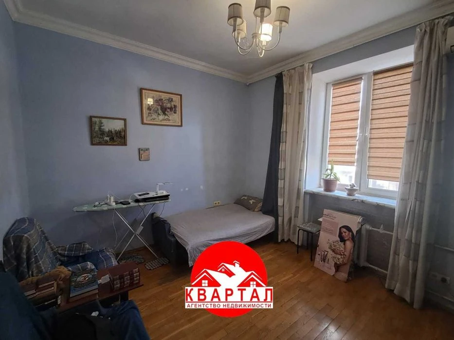 A 3-room, bright, full-length apartment for sale on P