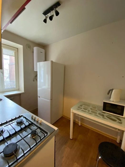 I will sell a 2-room apartment on Mystetstv Street, 7/9, Center, st. m. A
