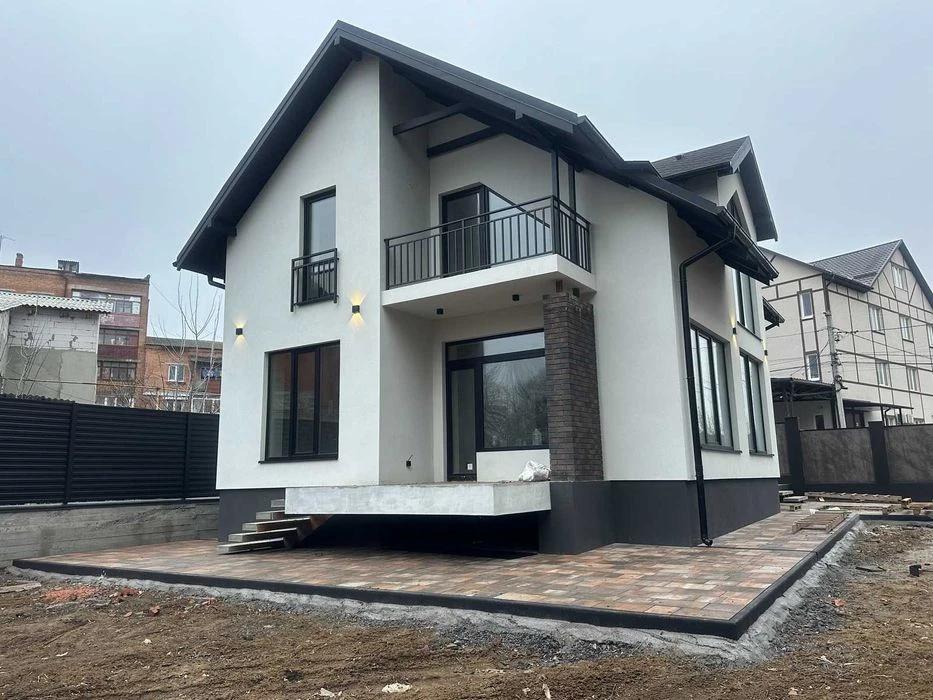 Продажа отдельно стоящего дома на Брацлавской