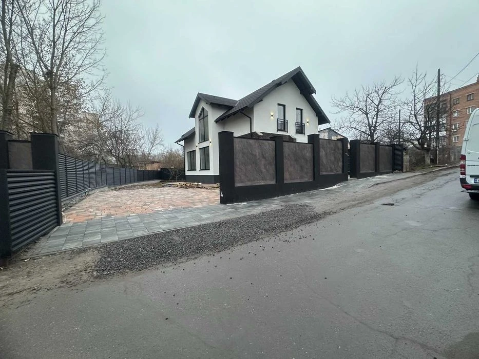 Продажа отдельно стоящего дома на Брацлавской