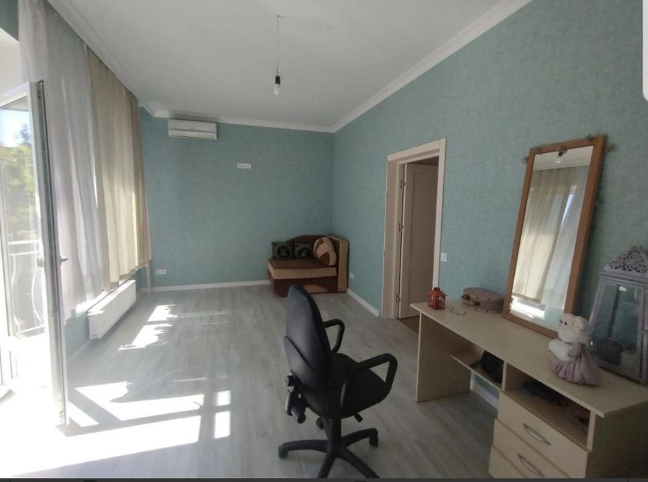 House with plot.  3 acres. Arcadia. Kamanina Lane