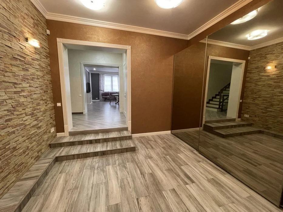 A townhouse is offered for sale in the Borodino residential complex.