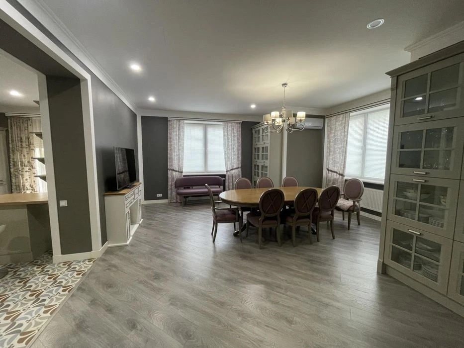 A townhouse is offered for sale in the Borodino residential complex.