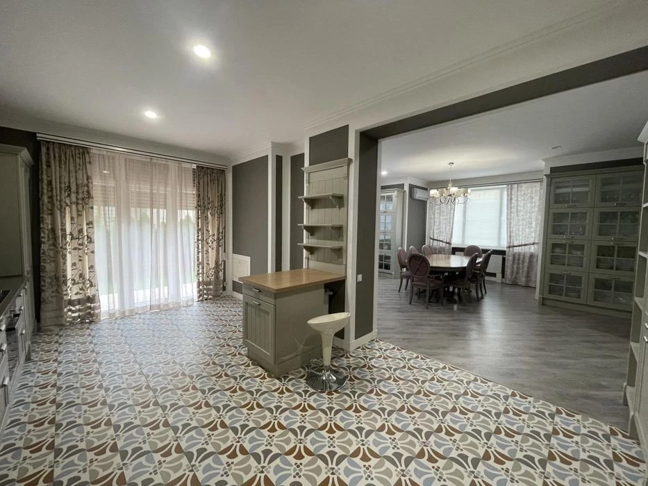 A townhouse is offered for sale in the Borodino residential complex.