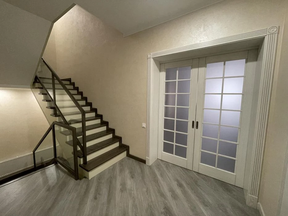 A townhouse is offered for sale in the Borodino residential complex.
