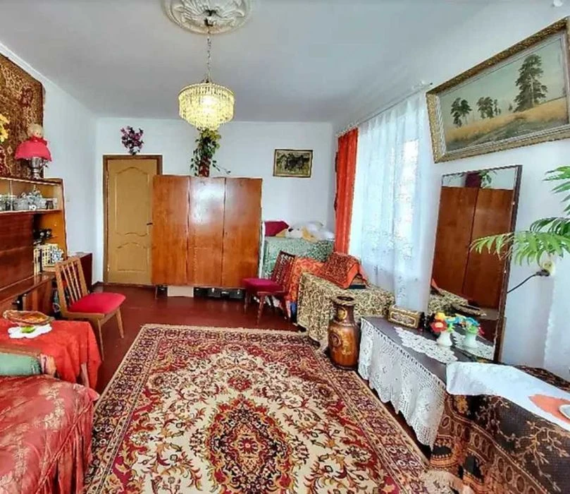 I will sell part of the house on Lyali Ratushnoi Street, 8289.