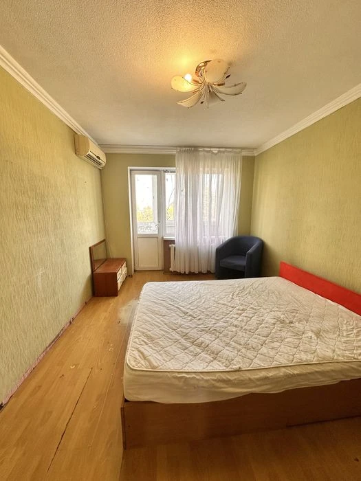 Продвм 3 ком квартиру пр Слобожанский