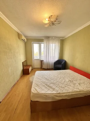 Продвм 3 ком квартиру пр Слобожанский