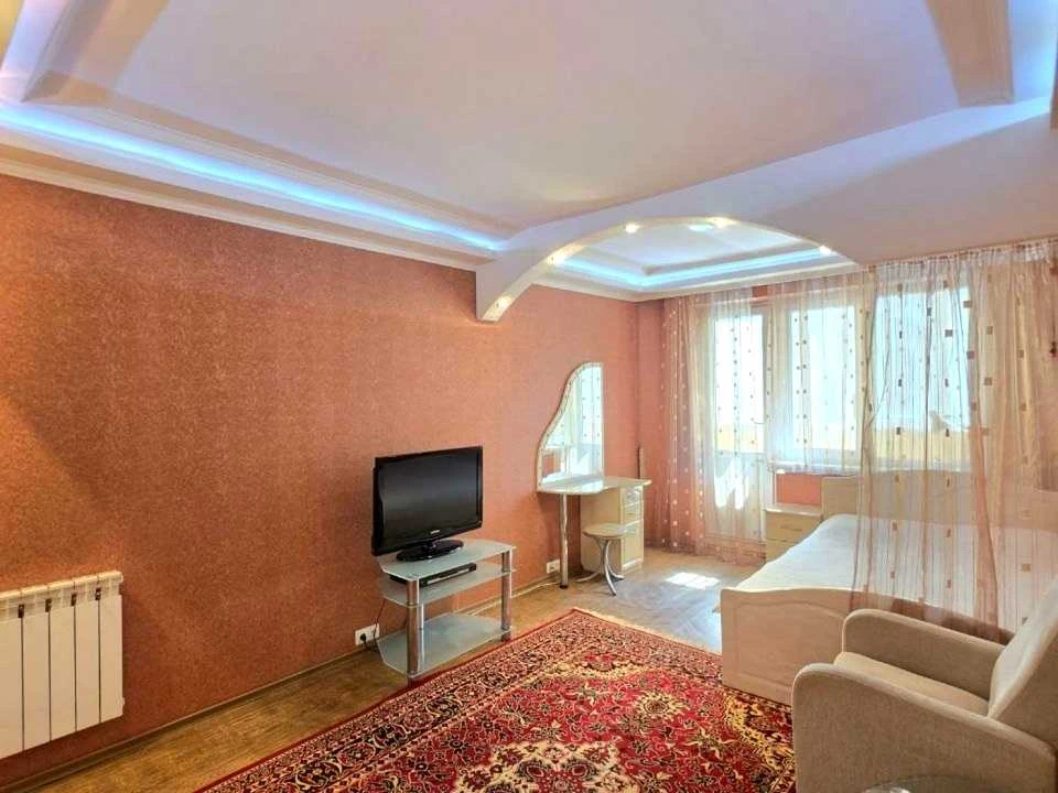 Apartment. Kharkiv, Svitla St.