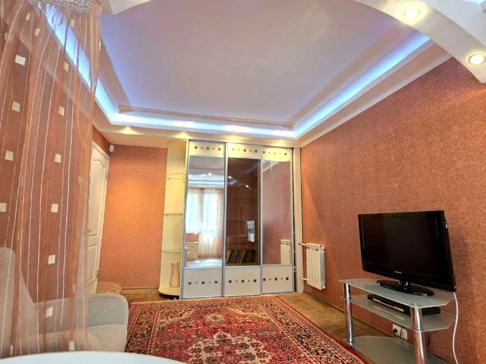 Apartment. Kharkiv, Svitla St.