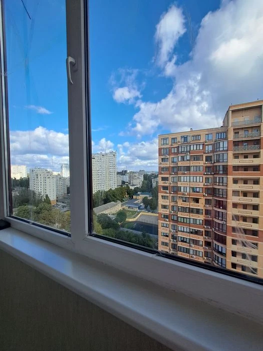 Сдам от хозяина  2-х ком. квартиру в ЖК "Армейском" на М.Гов