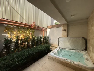 Rent a townhouse in the center of Arcadia