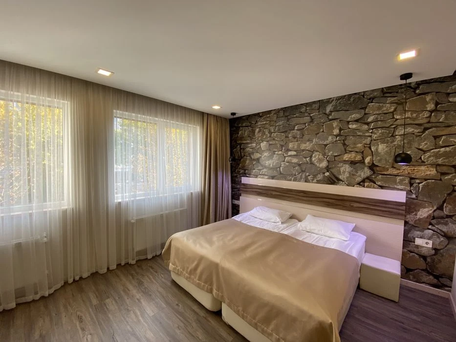 Rent a townhouse in the center of Arcadia