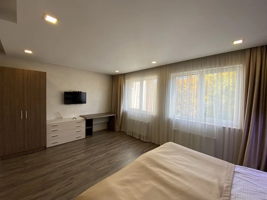 Rent a townhouse in the center of Arcadia