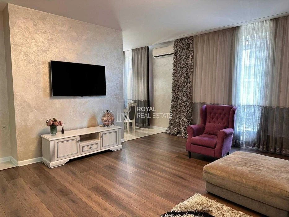 Apartment for sale/Area 120 m2/metro Lybidska/Antonovycha St.