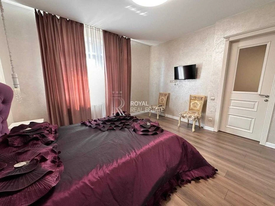 Apartment for sale/Area 120 m2/metro Lybidska/Antonovycha St.