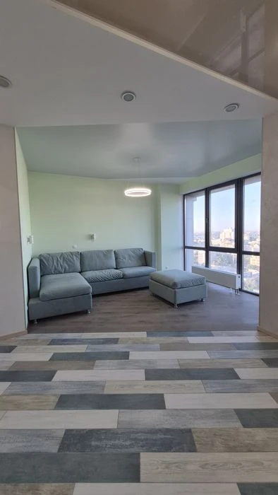 Продам 78 кв.м 3х комнатная, новостройка, центр, ЖК Женева, в