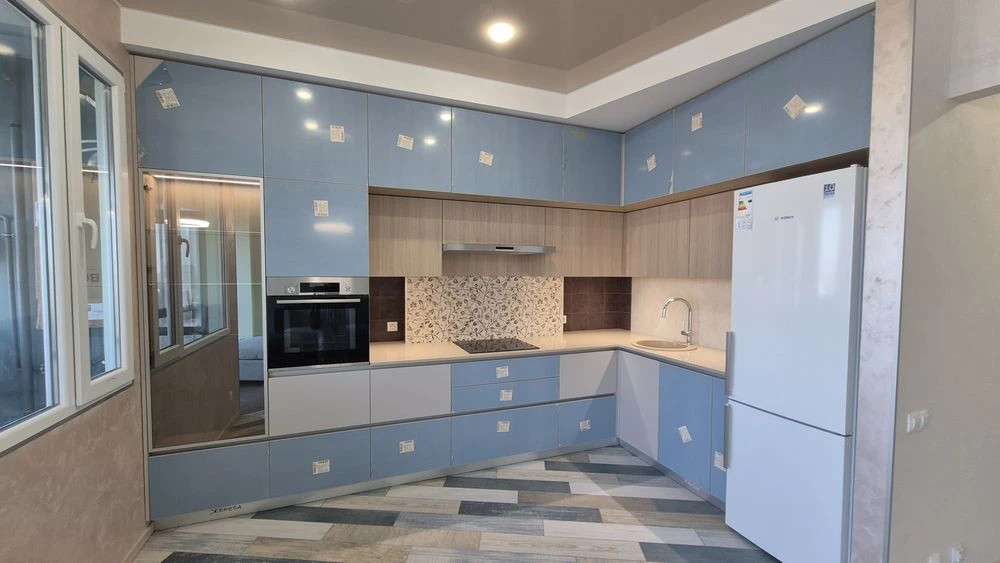 Продам 78 кв.м 3х комнатная, новостройка, центр, ЖК Женева, в